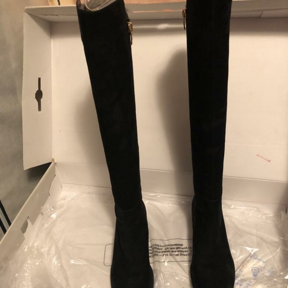 Women's Black Suede low heeled, knee-high boots - Picture 3 of 8